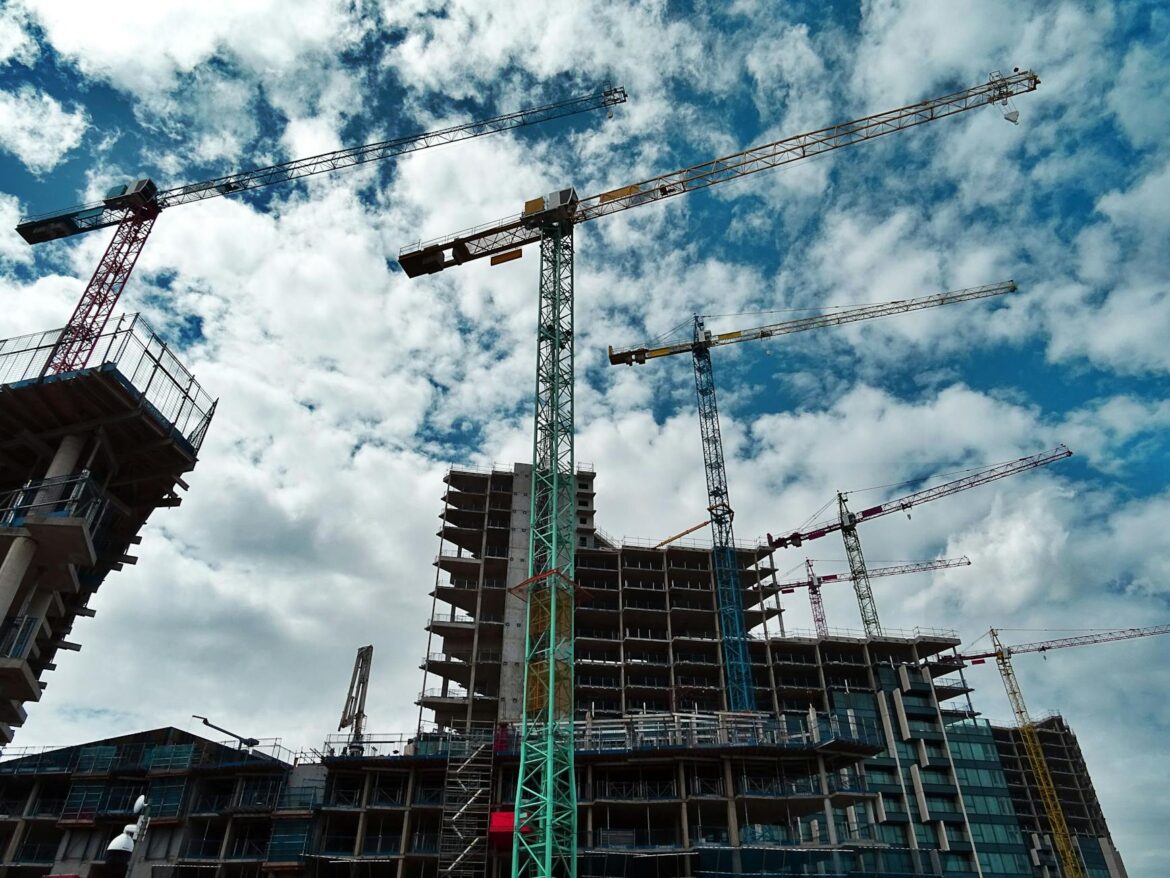 Czy warto inwestować w nieruchomości w 2025 roku?