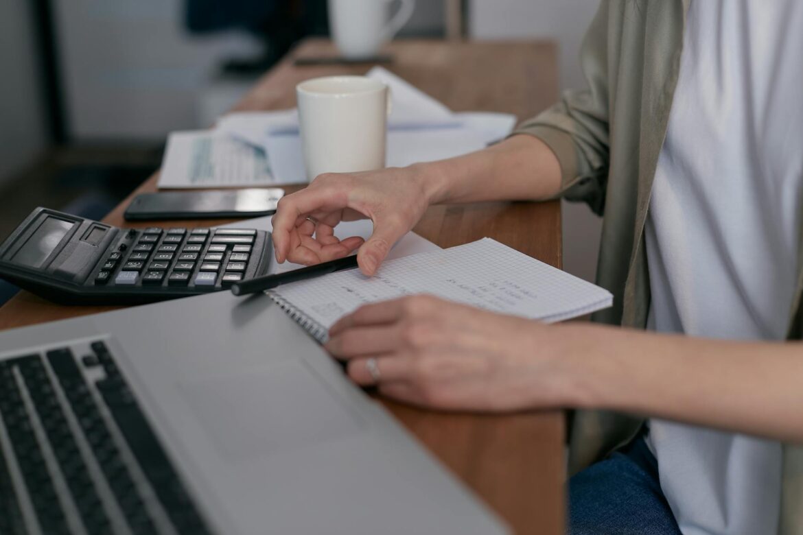 Jak pogodzić pracę zdalną z życiem rodzinnym?