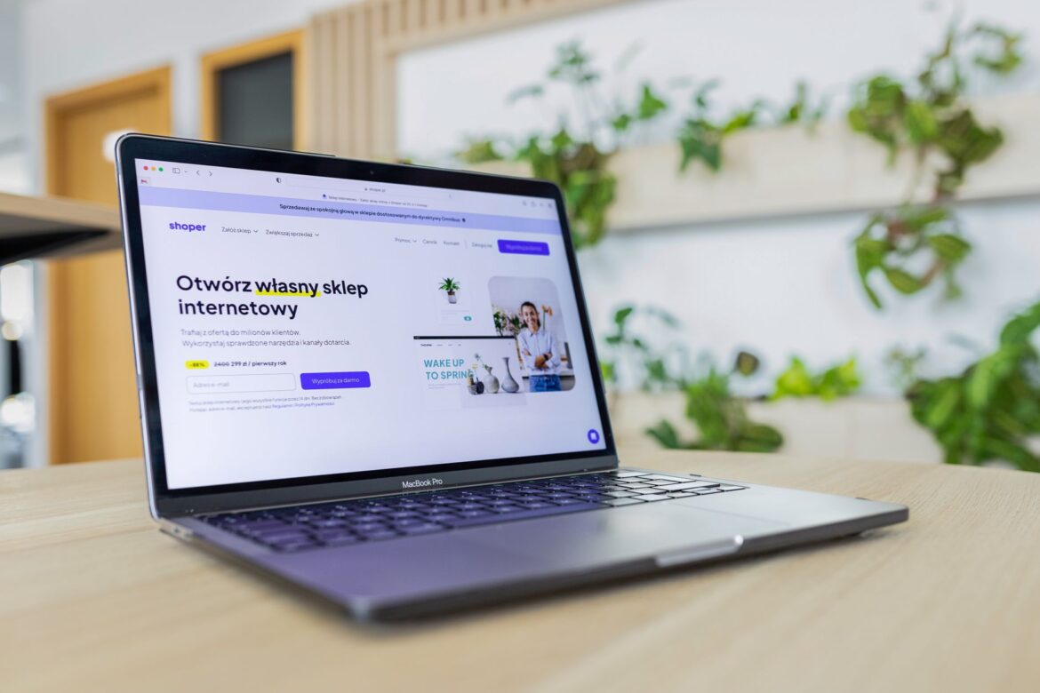 Jak prowadzić sklep internetowy jako małe przedsiębiorstwo?